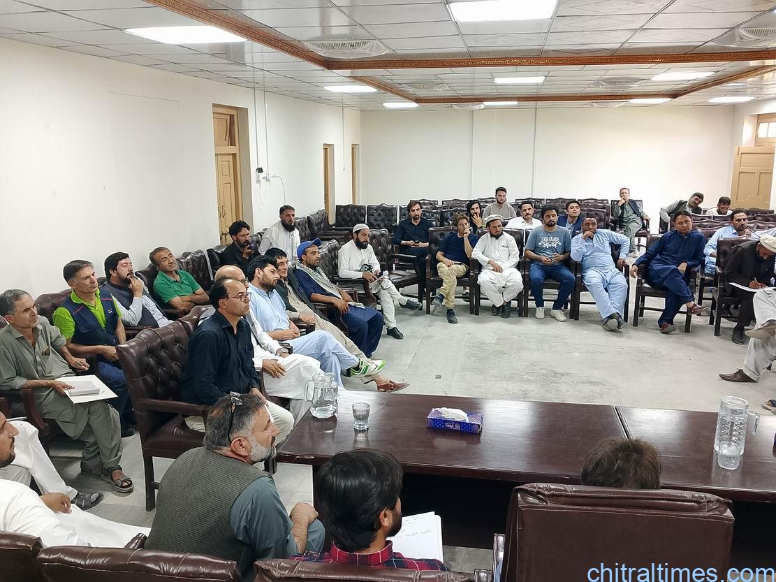 Chitral Times - The voice of Chitral | پاکستان ٹیلی کمیونیکشن اتھارٹی کی ٹیم کا اپرچترال کا دورہ، مختلف علاقوں کے ٹیلی نار موبائل سروس کے مسائل دوہفتوں کے اندر حل کرنے کی یقین دہانی، chitraltimes pta team visit upper chitral 3
