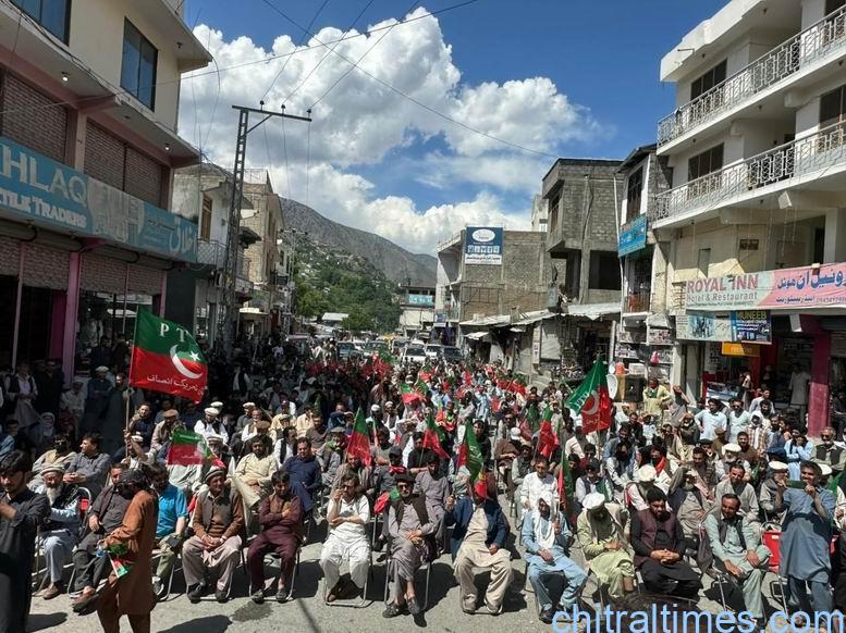 chitraltimes pti jalsa release mna abdul lateef 4