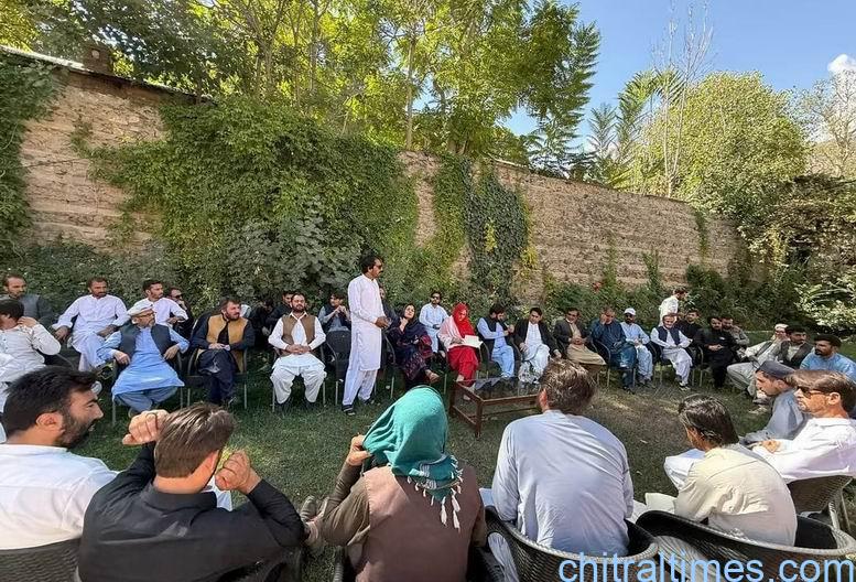 chitraltimes pti meeting shahi qilla ds kp assembly 1