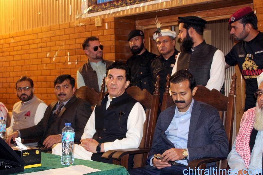Chitral Times - The voice of Chitral | چترال کی معروف علمی و سماجی شخصیت قاری فیض اللہ چترالی کی طرف سے میٹرک پوزیشن ہولڈرز میں نقد انعامات اور اقراء ایوارڈ تقسیم کیئے گئے۔ chitraltimes qari faizullah iqra award distribution ceremony 2