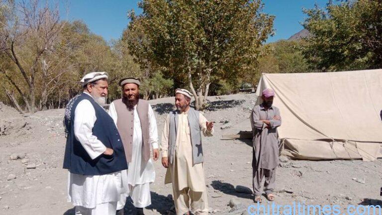 chitraltimes qari faizullah visit jughoor flood hit area 1