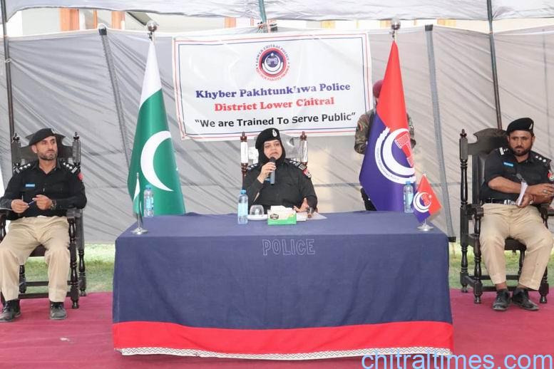ڈی پی او لوئیر چترال کی زیر صدارت کھلی کچہری، منشیات، سوشل میڈیا کا غلط استعمال، خواتین میں خودکشی اور چترال سے باہر شادیوں جیسے سنگین مسائل کی نشاندہی