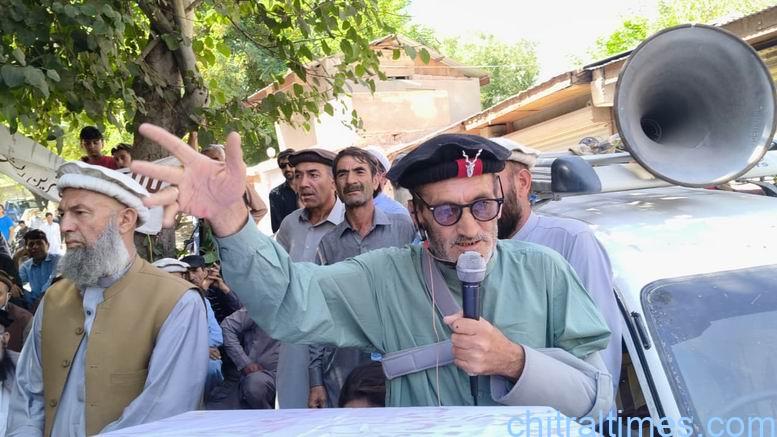 chitraltimes reshun protest rally and road block posponed 6