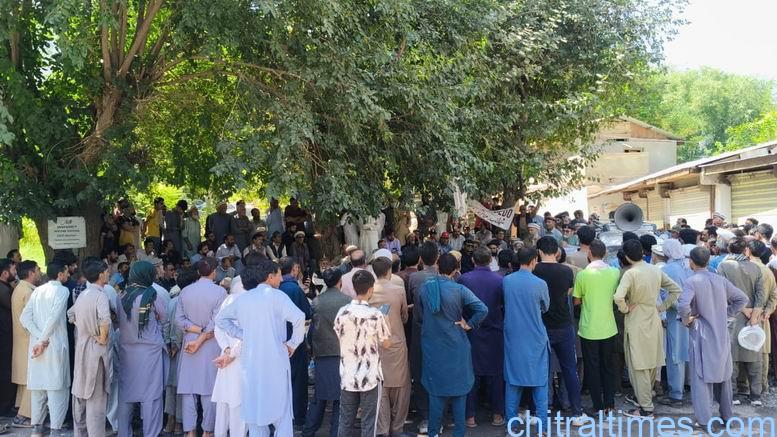 chitraltimes reshun protest rally and road block posponed 7