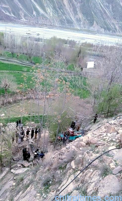 chitraltimes road accident junali koch and thq hopital ambulance 7