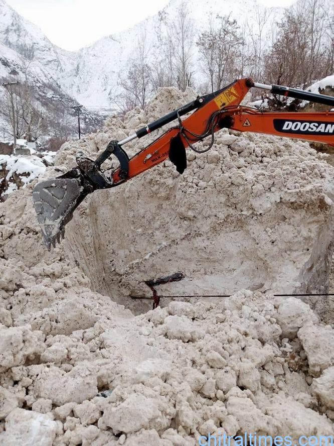 chitraltimes road snow clearence arkari shishikoh lowari 1