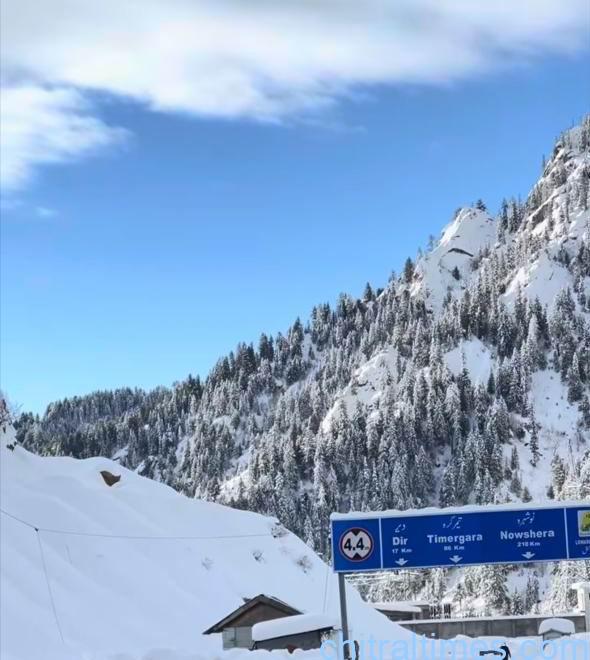 chitraltimes road snow clearence arkari shishikoh lowari 2