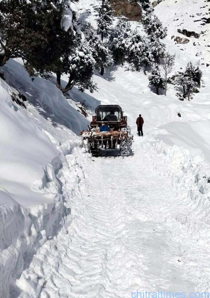 chitraltimes road snow clearence arkari shishikoh lowari 6