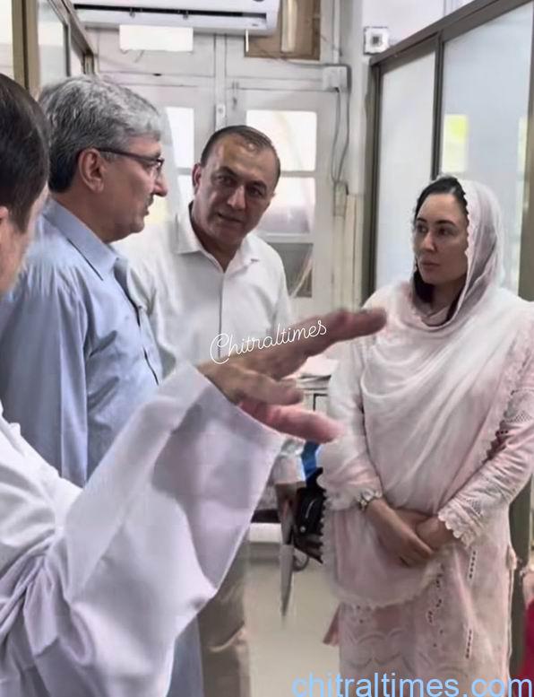 chitraltimes roziman shah and nighat shah visit dhq hospital chitral 2