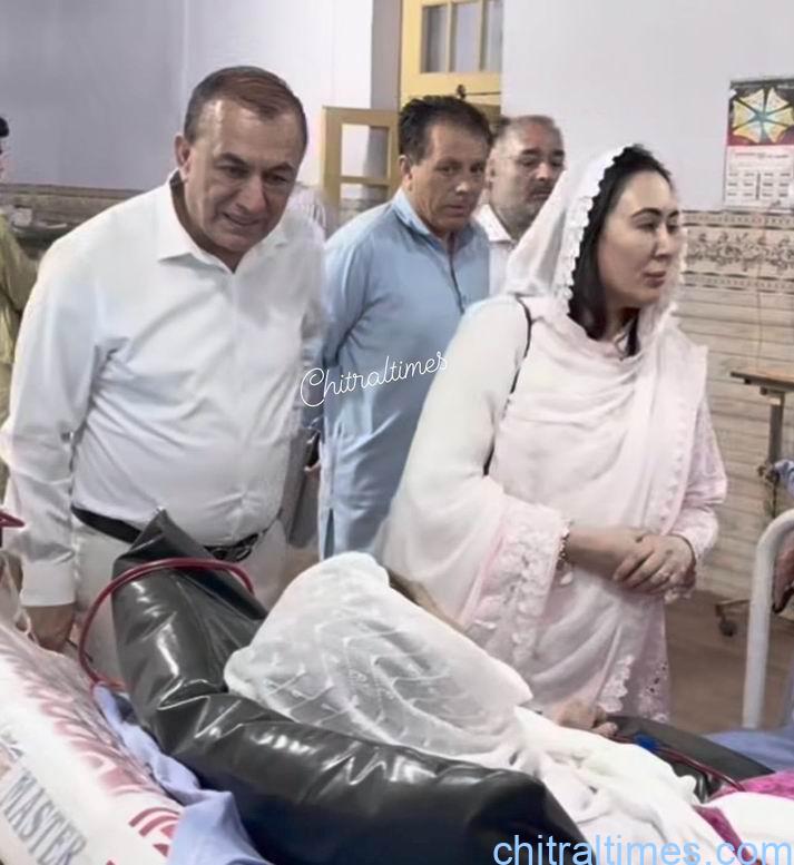 chitraltimes roziman shah and nighat shah visit dhq hospital chitral 5