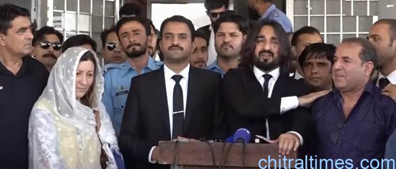Chitral Times - The voice of Chitral | ثناء یوسف قتل کیس: عدالت نے ملزم عمر حیات کو سزائے موت سنا دی، chitraltimes sana yousuf murder case lawyer media talk with parents