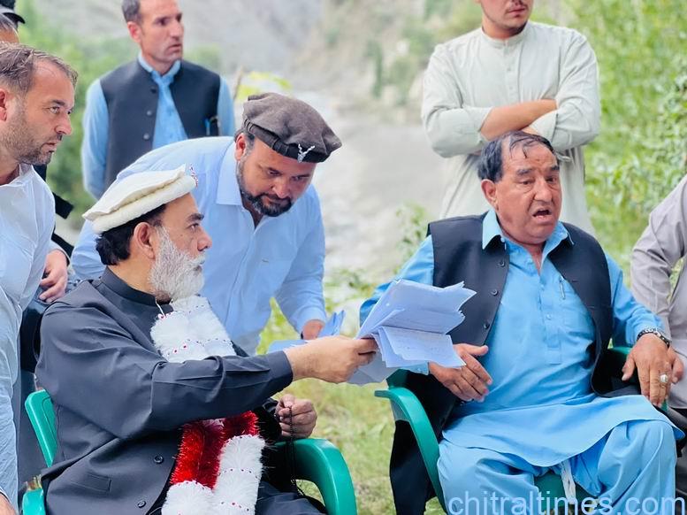chitraltimes senator talha mahmood visit flood hit area of karimabad 7