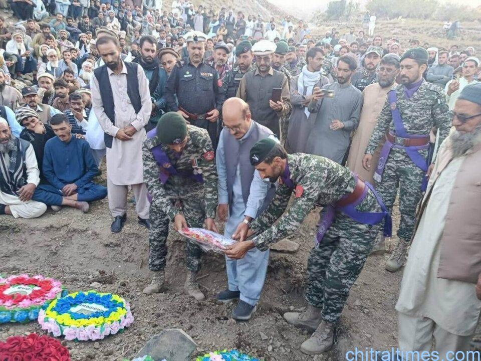 chitraltimes sepoy Azizullah shaheed namaz janaza 4