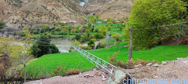 chitraltimes shishikoh electric pols collapsed 4