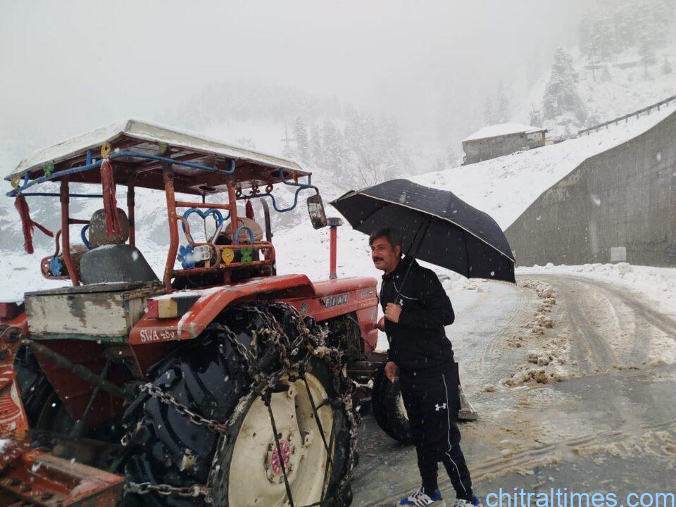 chitraltimes snow clearence lowari tunnel approach road 3