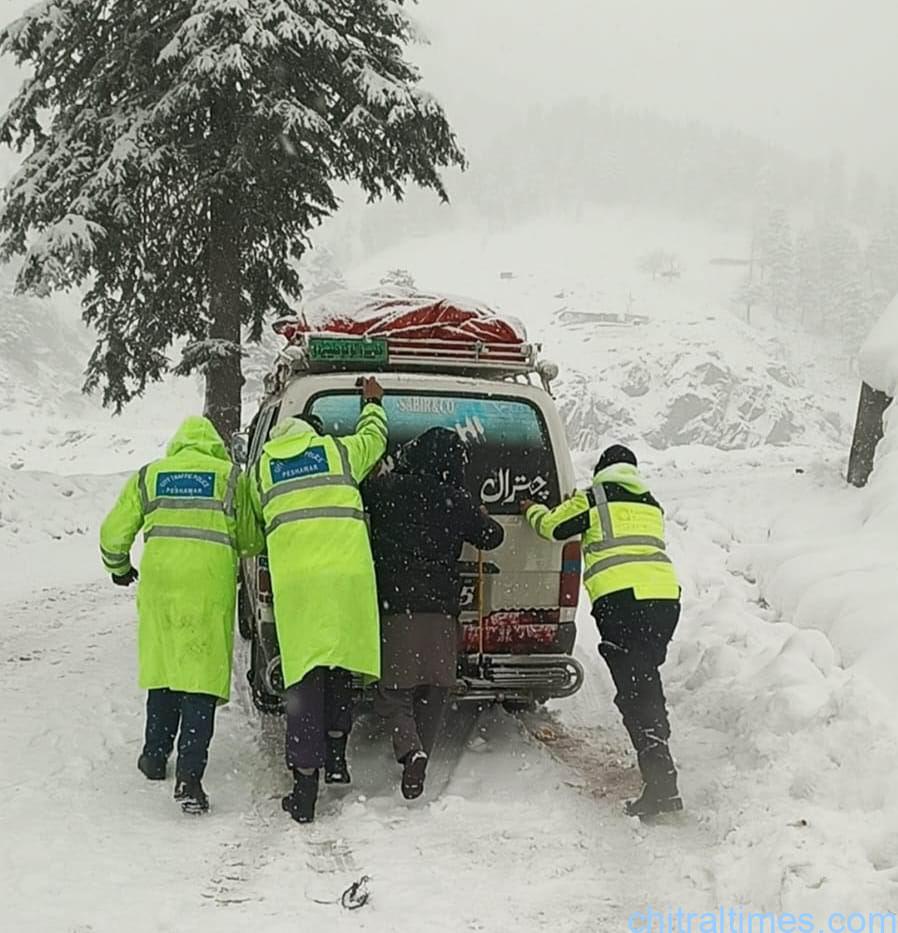 chitraltimes snowfall and lowari road 4