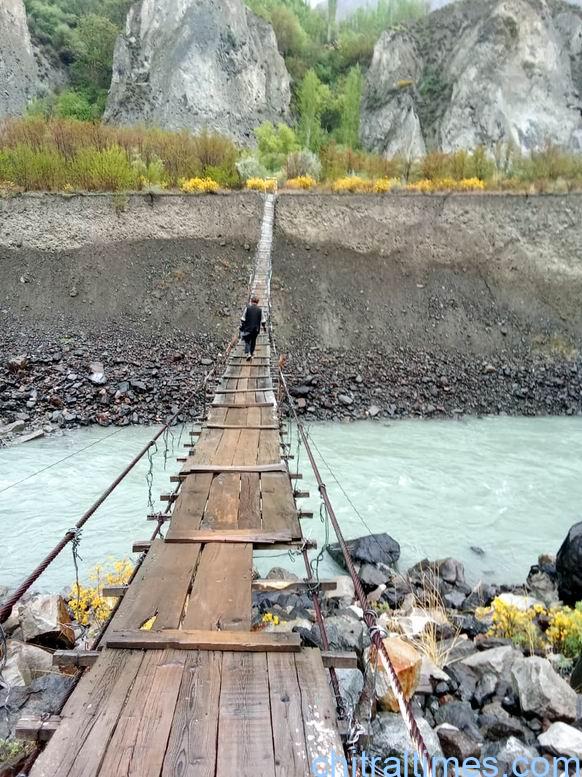 chitraltimes sonoghor bridge padestal 2