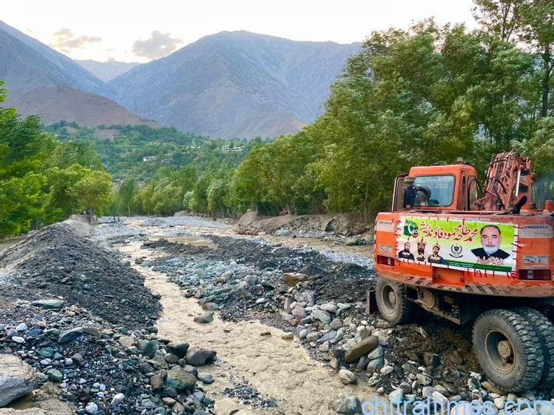 chitraltimes talha mahmood foundation jughoor relief activities 1