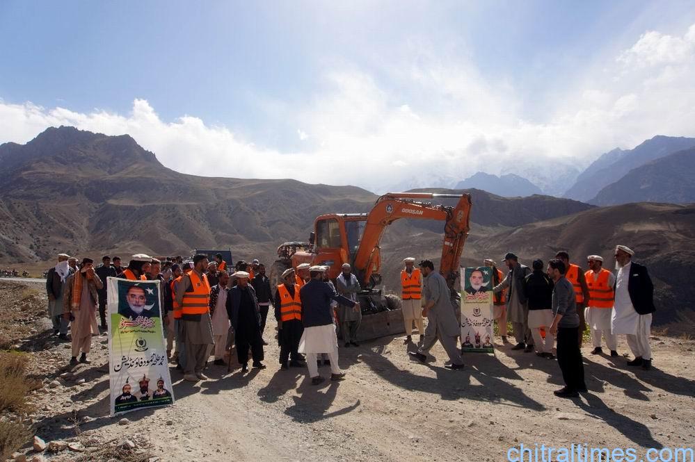 chitraltimes talha mahmood foundation starts work on booni buzund road 16