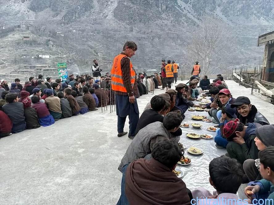 رمضان المبارک کے بابرکت مہینے میں محمد طلحہ محمود فاونڈیشن کے زیر اہتمام افطار دسترخوان کا سلسلہ جاری