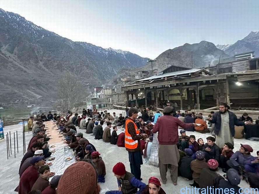 chitraltimes talha mehmood foundation aftar dastar khawan 5