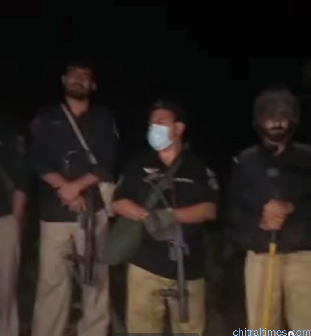 chitraltimes torkhow buzund road protest police shelling police injured 1