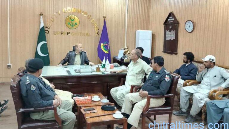 chitraltimes torkhow delegation and upper chitral admin meeting on torkhow road 1