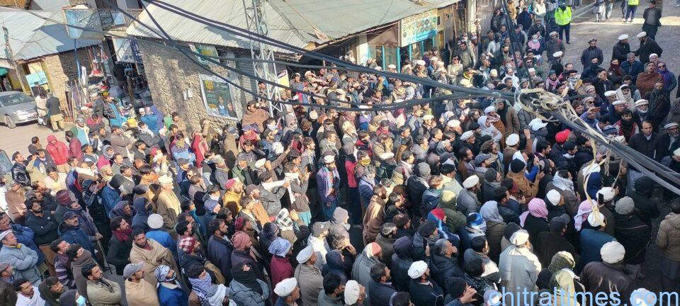 chitraltimes torkhow road protest booni chowk 3