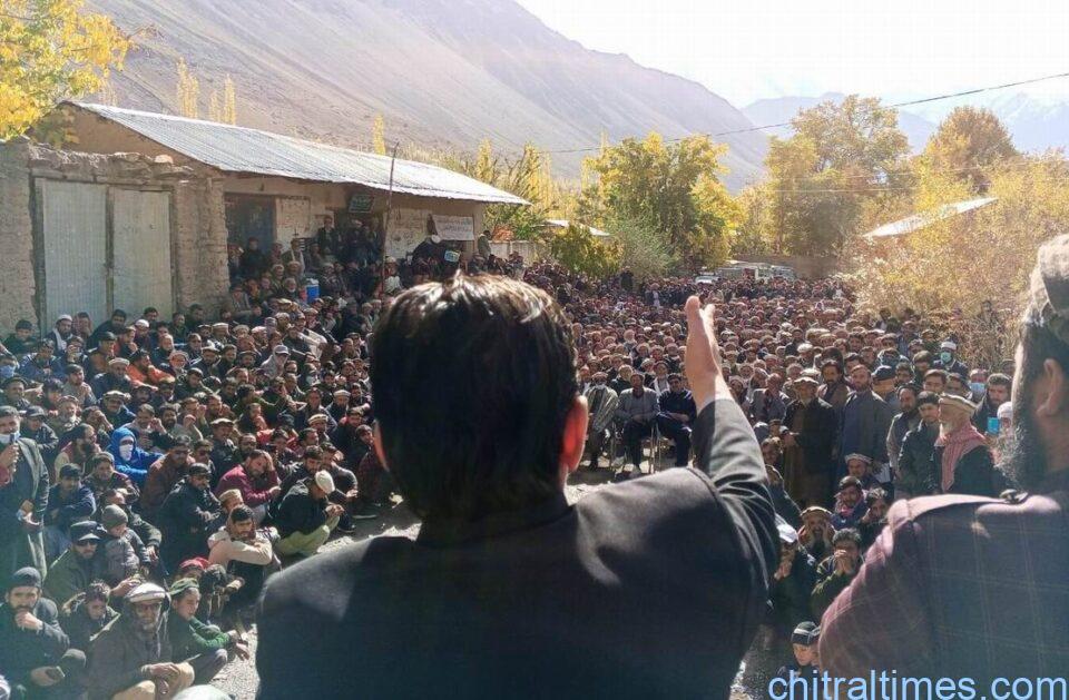 chitraltimes torkhow road protest ttf