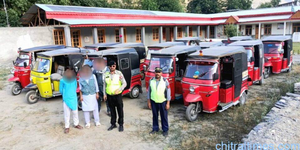 chitraltimes trafic police action aganist rakhsha drivers