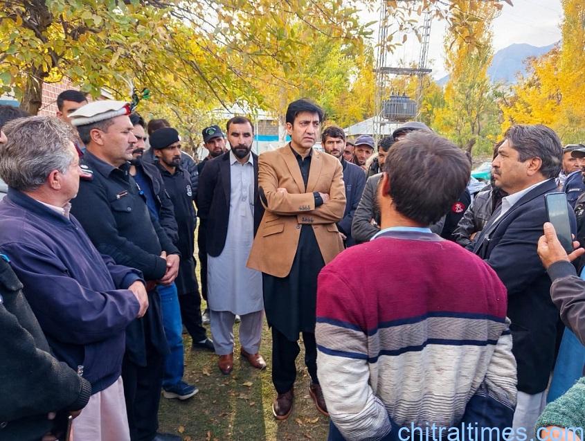 chitraltimes upper chitral accident dc reached hospital