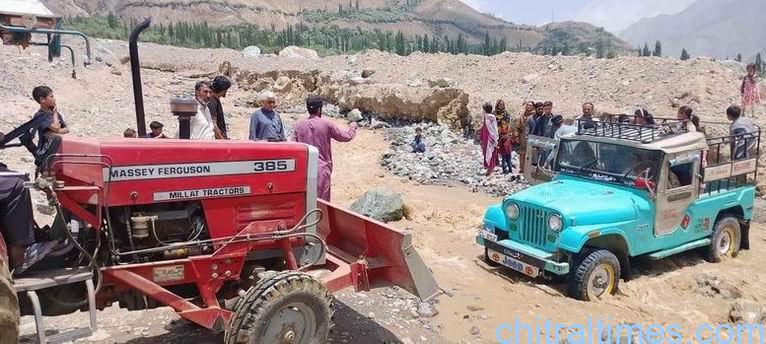 Chitral Times - The voice of Chitral | یارخون ویلی؛ پاکستان کا وہ علاقہ جہاں ترقی کا راستہ آج بھی بند ہے ۔ تحریر: سیف الرحمن عزیز chitraltimes yarkhoon valley flash flood hit houses damaged crops ac mastuj visit 1