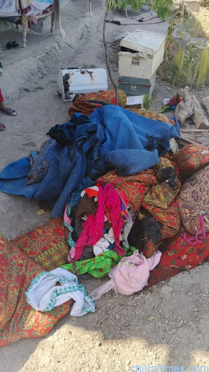 chitraltimes zaini gambori khan house caught fire and turn into ashes 6