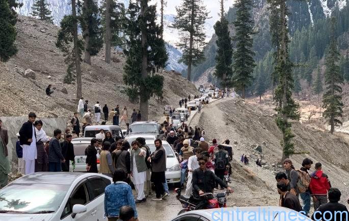 عیدالفطر پر خیبرپختونخوا کے سیاحتی مقامات پر سیاحوں کی ریکارڈ آمد، سوات میں ایک لاکھ 86 ہزار سے زائد، جبکہ چترال اپر اور لوئیر میں تقریبا 8ہزار سیاحوں نے رخ کیا،